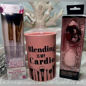 Japonesque Makeup Brush & Sponge Set with Ceramic Holder